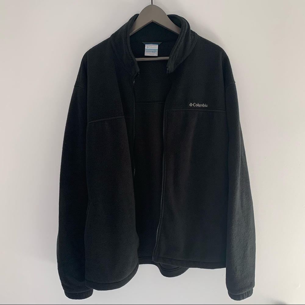 Columbia black full-zip jacket with collared neck